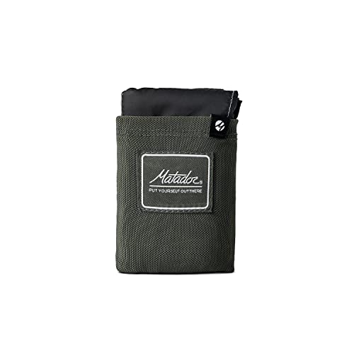 MATADOR Pocket Blanket - Grün (Sitzplätze 2-4); Ultraleicht Picknickdecke mit Pflöcken; Faltbare...