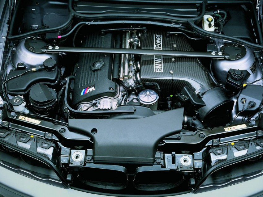 Der 3.2 Liter R6 Motor im BMW M3 CSL.