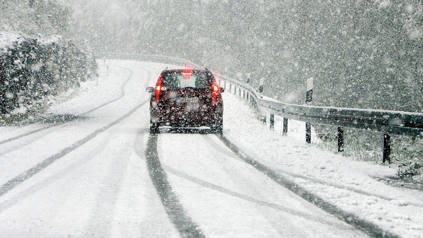Acht Tricks, die für Autofahrer im Winter sehr hilfreich sind