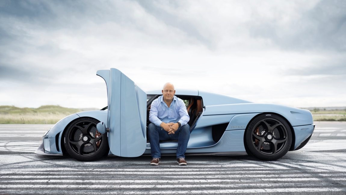 Christian von Koenigsegg hat all seine Supercars stets im Blick