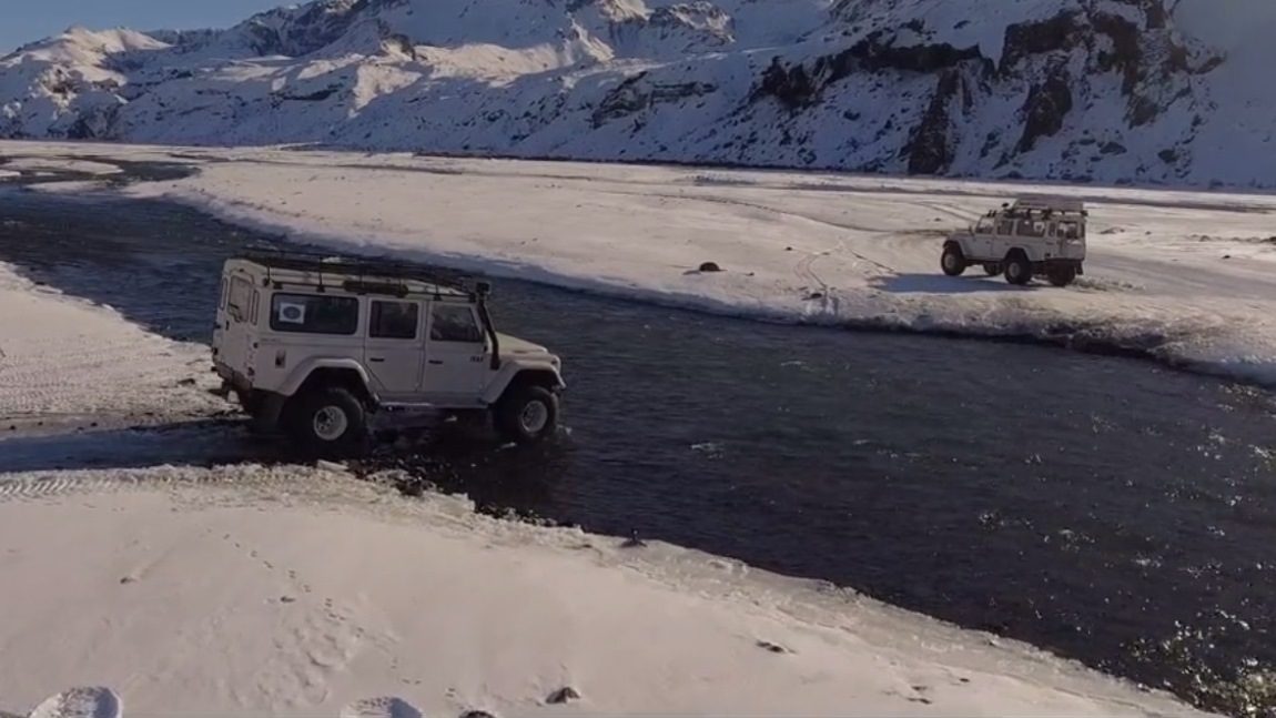 Island im Land Rover Defender