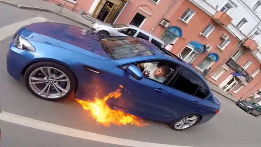 Hey, dein BMW brennt!