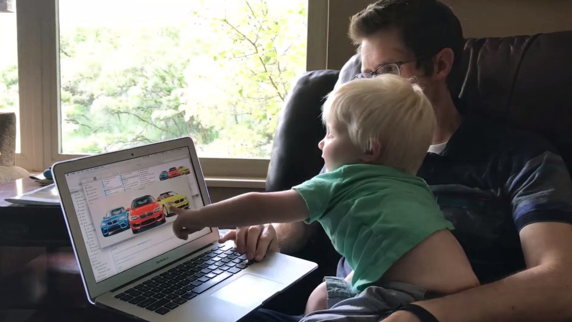Dieser Einjährige erkennt mehr Autos als viele Erwachsene