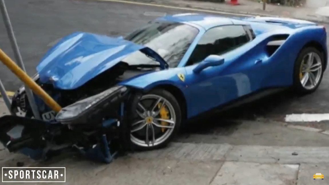 Ferrari 488 Spider verunfallt wegen ... Hund?