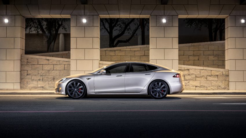 Teslas Model S verkauft sich in Europa besser als Spitzenmodelle von Mercedes und BMW