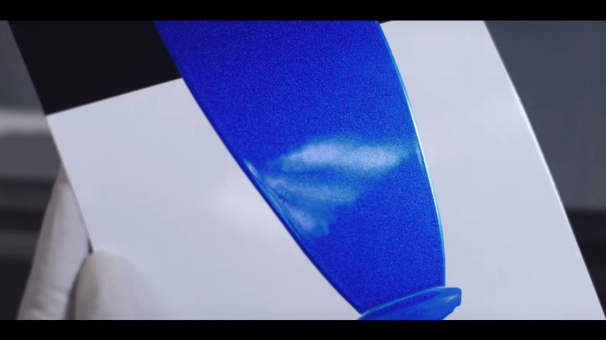 Wie Lexus in 15 Jahren (!) die High Tech-Farbe "Stratusblau" entwickelte