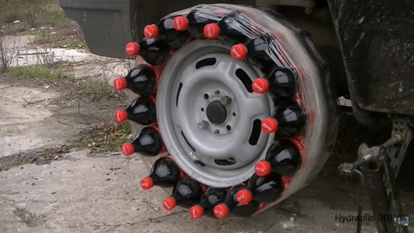 Spritztour: Cola-Flaschen (und Klopapier) als Reifen