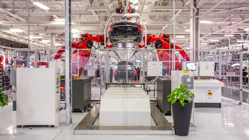 Tesla verfehlt Model 3-Produktionsziele - Aktie brach deutlich ein
