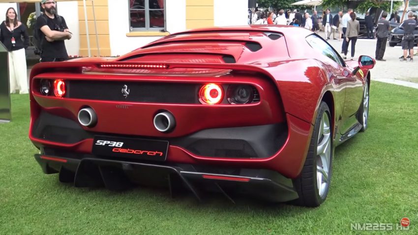 Weltpremiere für ein Einzelstück: Der Ferrari SP38 in seinem natürlichen Lebensraum
