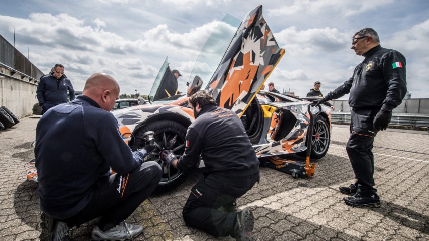 6.44,97 Minuten: Lamborghini Aventador SVJ pulverisiert Porsches Nürburgring-Rekord für Serienfahrzeuge