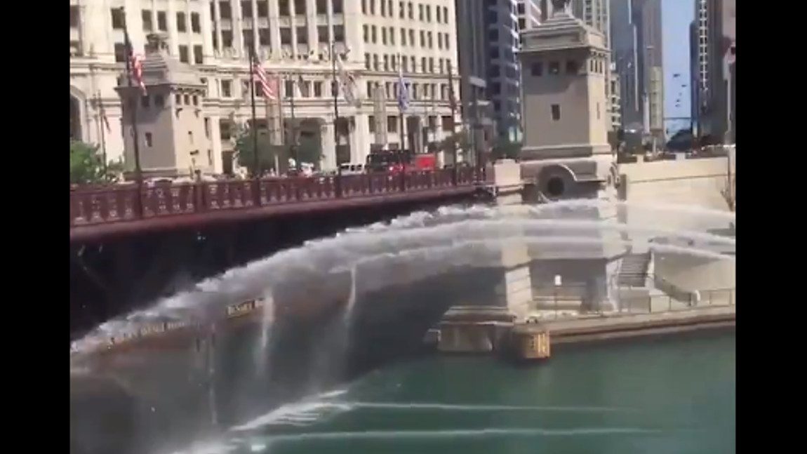 Warum diese Brücke in Chicago eine Abkühlung brauchte
