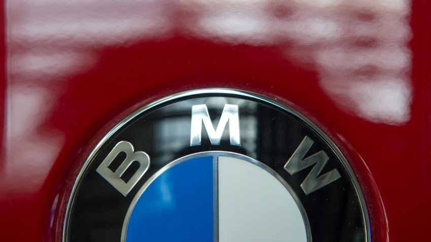 BMW ruft in Europa fast 324.000 Autos zurück