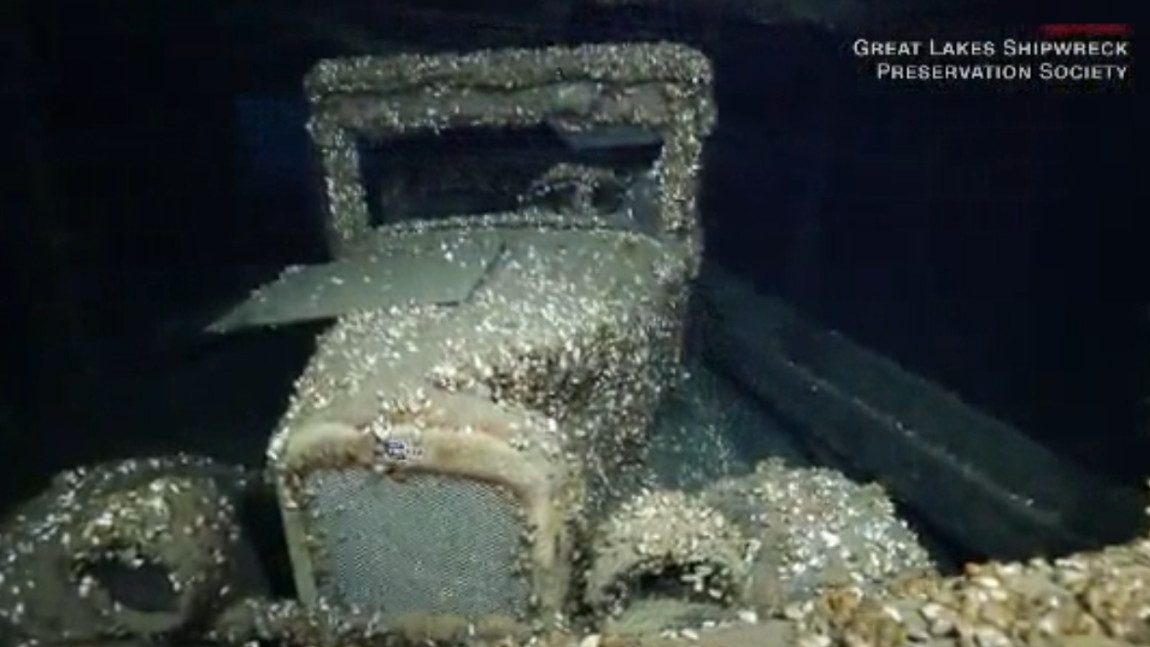 Oldtimer in 90 Jahre altem Schiffswrack entdeckt