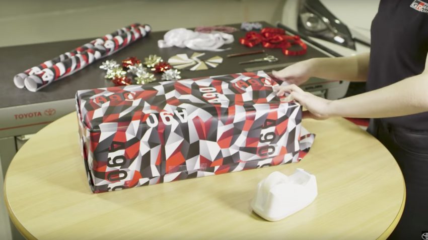 Toyota Supra: Geschenkspapier statt Auto
