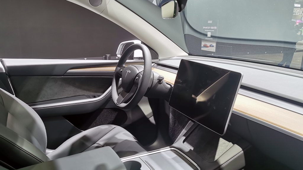 Das Cockpit des Tesla Model Y.