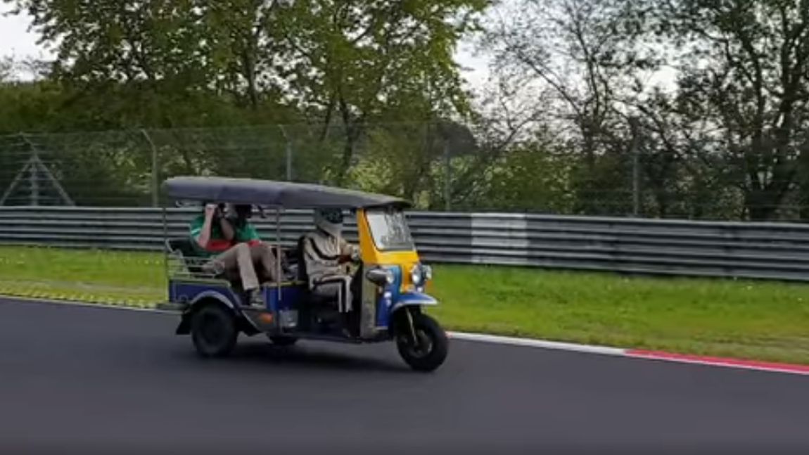 31:49,46 Minuten: Dieses Tuk-Tuk hat einen neuen Nürburgring-Rekord eingefahren