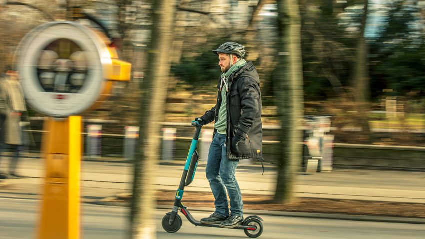 E-Scooter mit Straßenzulassung in Deutschland [Gesetze + Regeln]