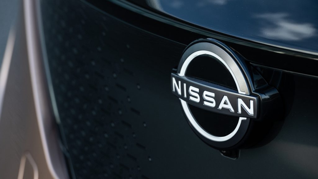 Das neue Nissan-Logo beging seine Premiere am vollelektrischen Crossover-Coupé Ariya.