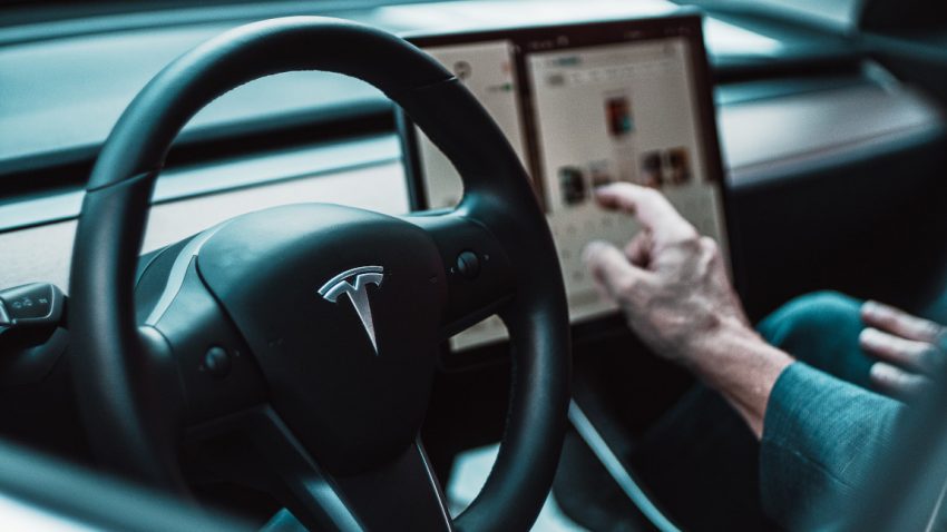 Tesla gebraucht kaufen: Worauf man achten muss