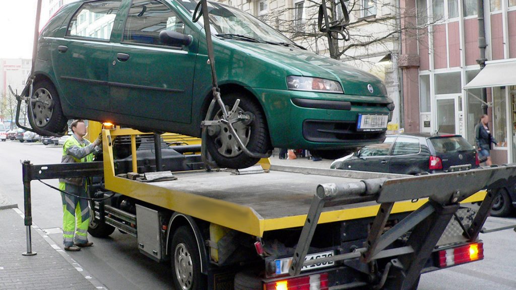 Auto Abgeschleppt Was Jetzt Zu Tun Ist Und Was Es Kostet 