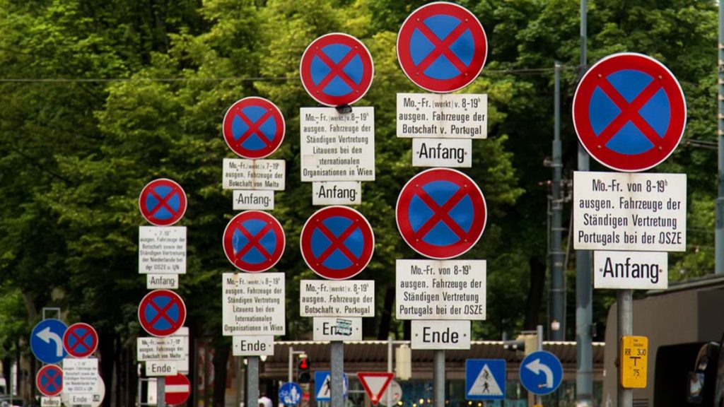 Halten und Parken verboten - mit Einschränkungen und Ausnahmen.