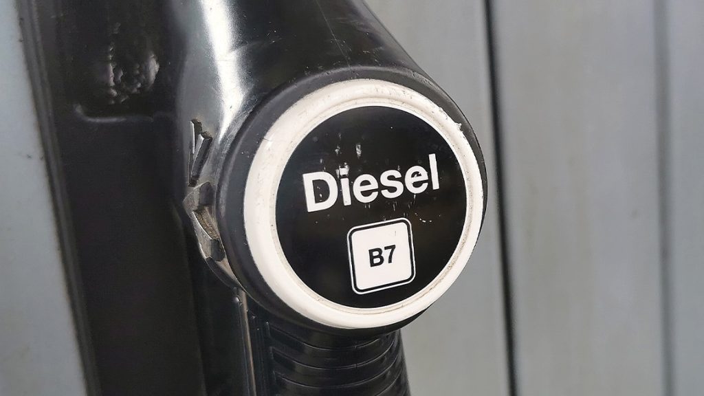 Der Dieselpreis liegt aktuell höher als jener von Benzin.