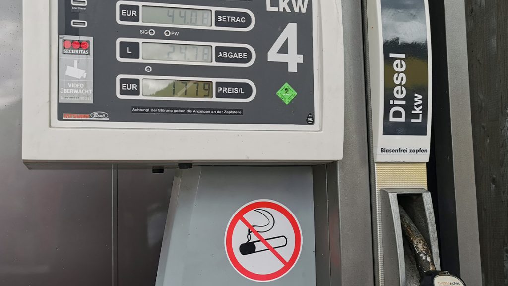 Rauchen an der Tankstelle verboten