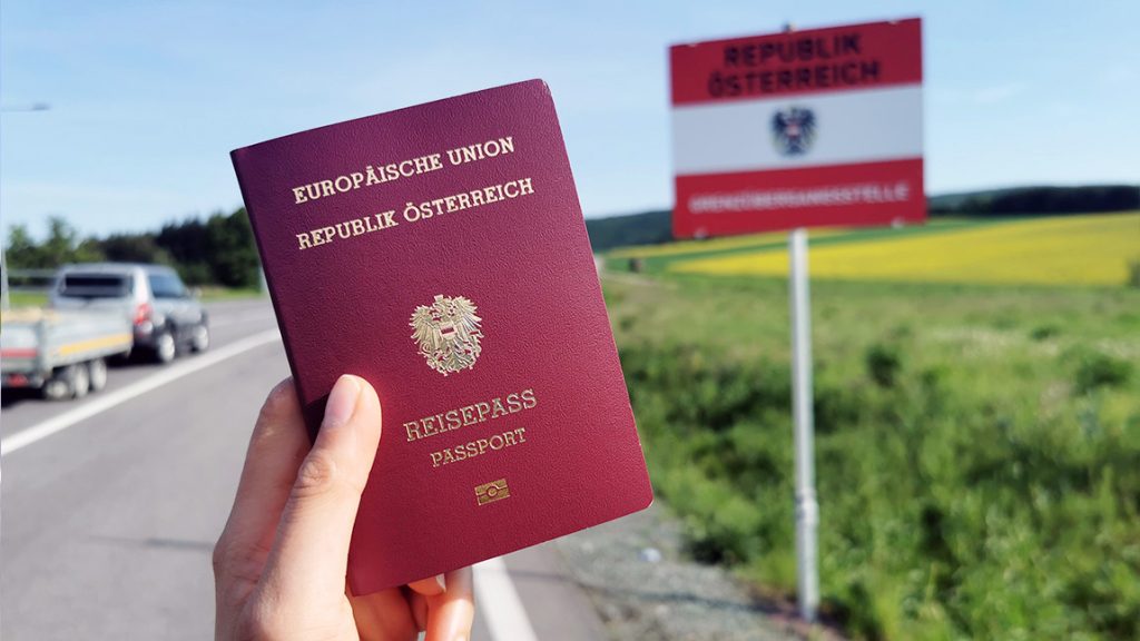 Auch für die Einreise in Österreichs Nachbarländer - und für die Rückreise - kann ein Reisepass erforderlich sein.