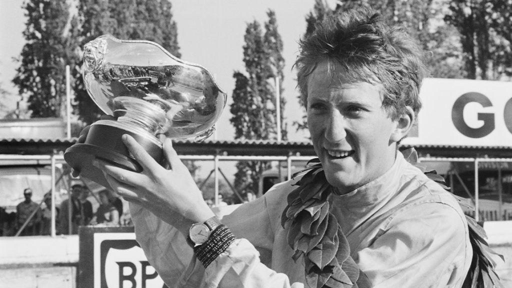 Jochen Rindt nach seinem Sieg beim Formel-1-Rennen in Crystal Palace 1964.