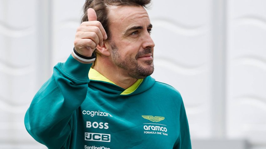 Fernando Alonso bleibt bei Aston Martin