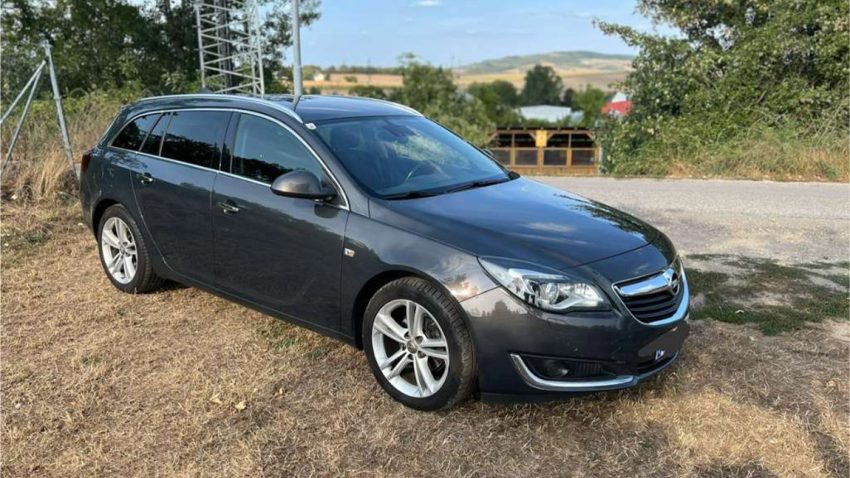 Opel Insignia Sport Tourer 1,6 CDTI Cosmo Kombi / Family Van